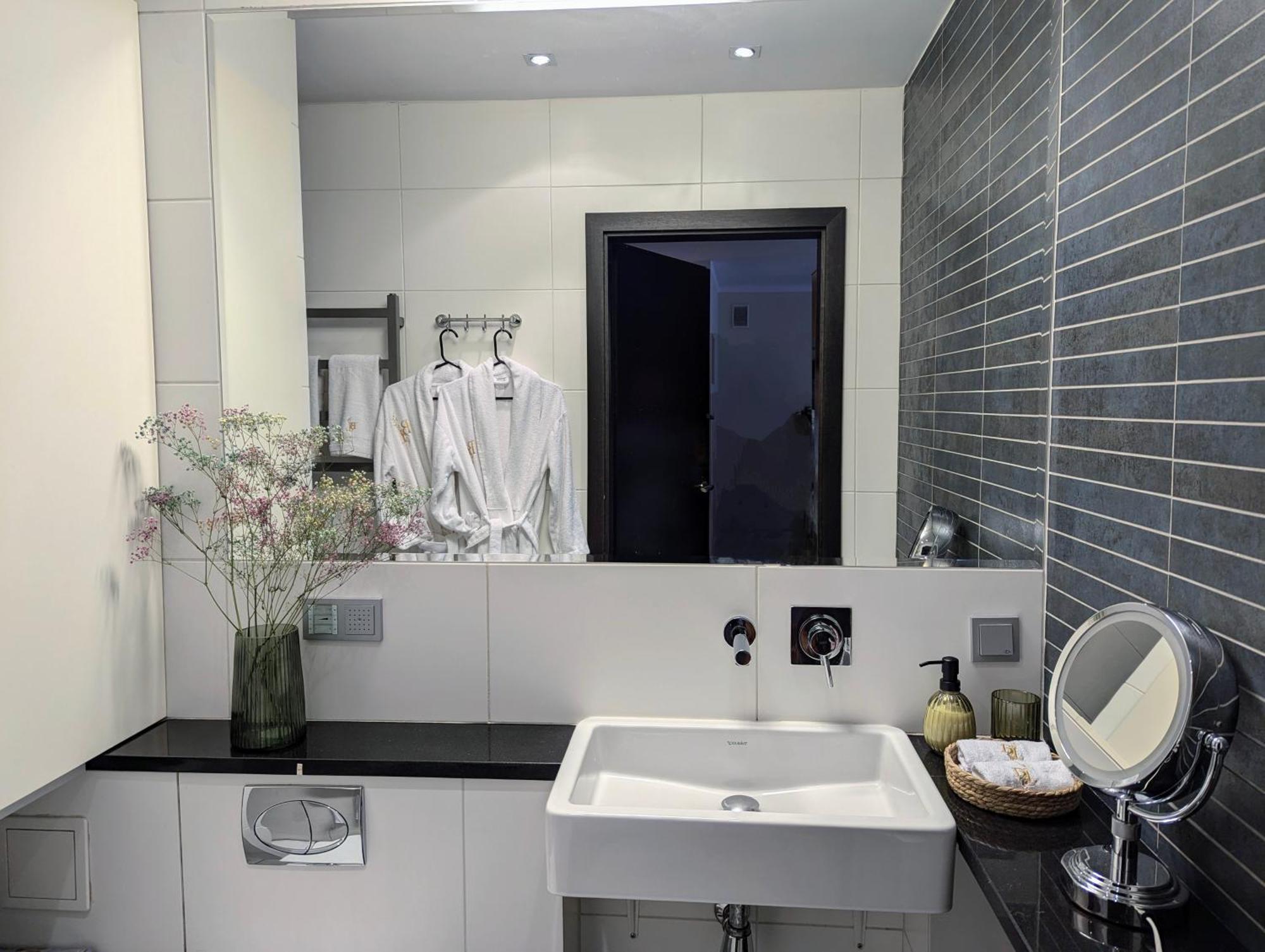 Bella Luna Luxury Suites - Spacious 1Br In Old Town Warsaw Exterior photo